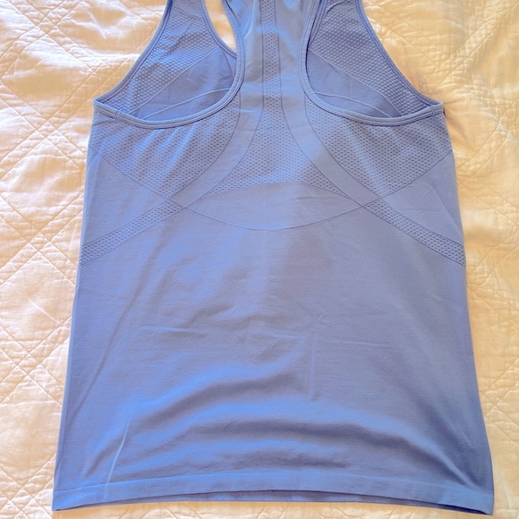 Gap Fit Razorback Workout Tank - Picture 3 of 3